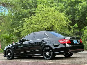 Mercedes-Benz E200 2012 Black