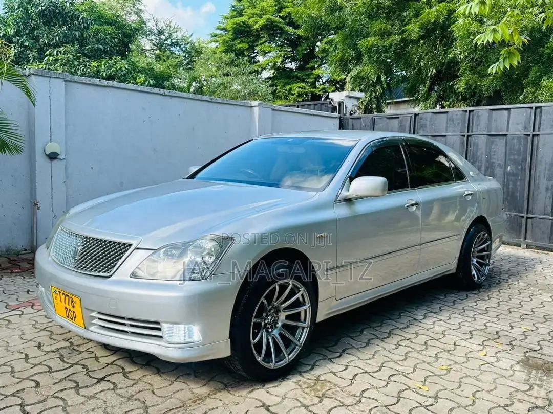 Toyota Crown Royale 2005 Silver