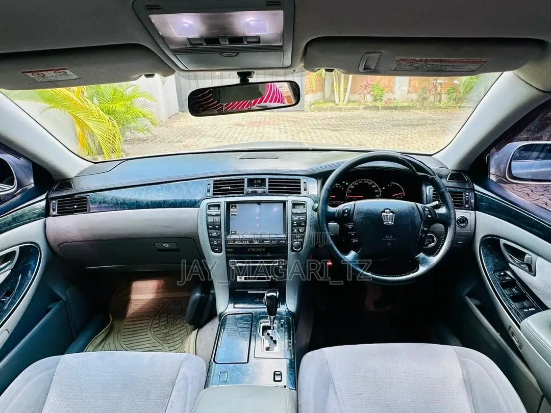 Toyota Crown Royale 2005 Silver