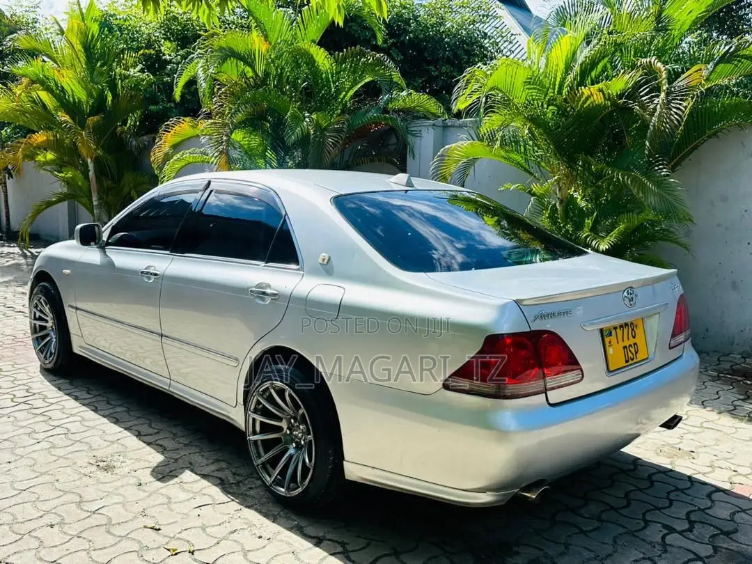 Toyota Crown Royale 2005 Silver
