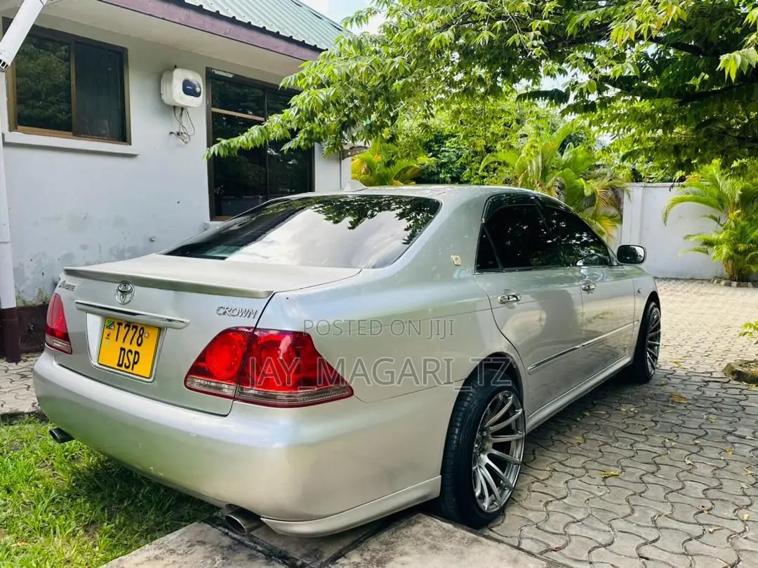 Toyota Crown Royale 2005 Silver