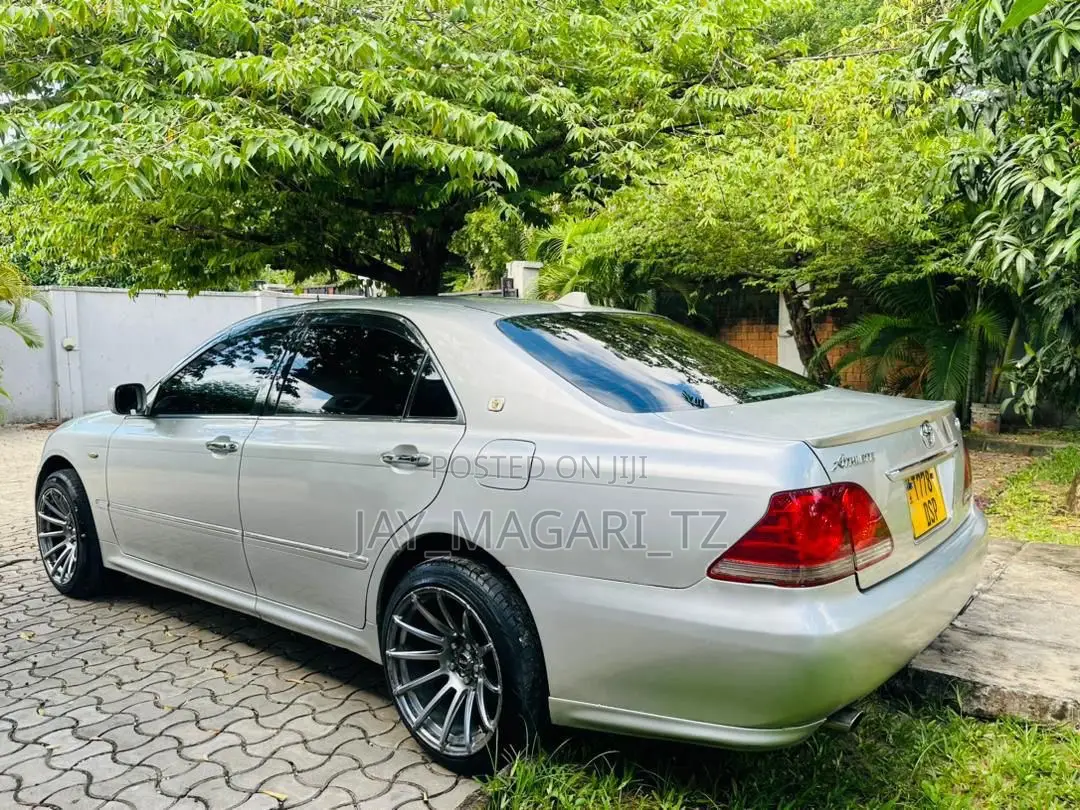 Toyota Crown Royale 2005 Silver
