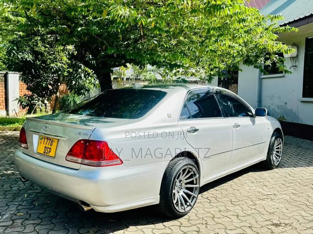 Toyota Crown Royale 2005 Silver