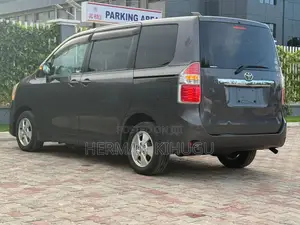 Toyota Noah 2008 Gray