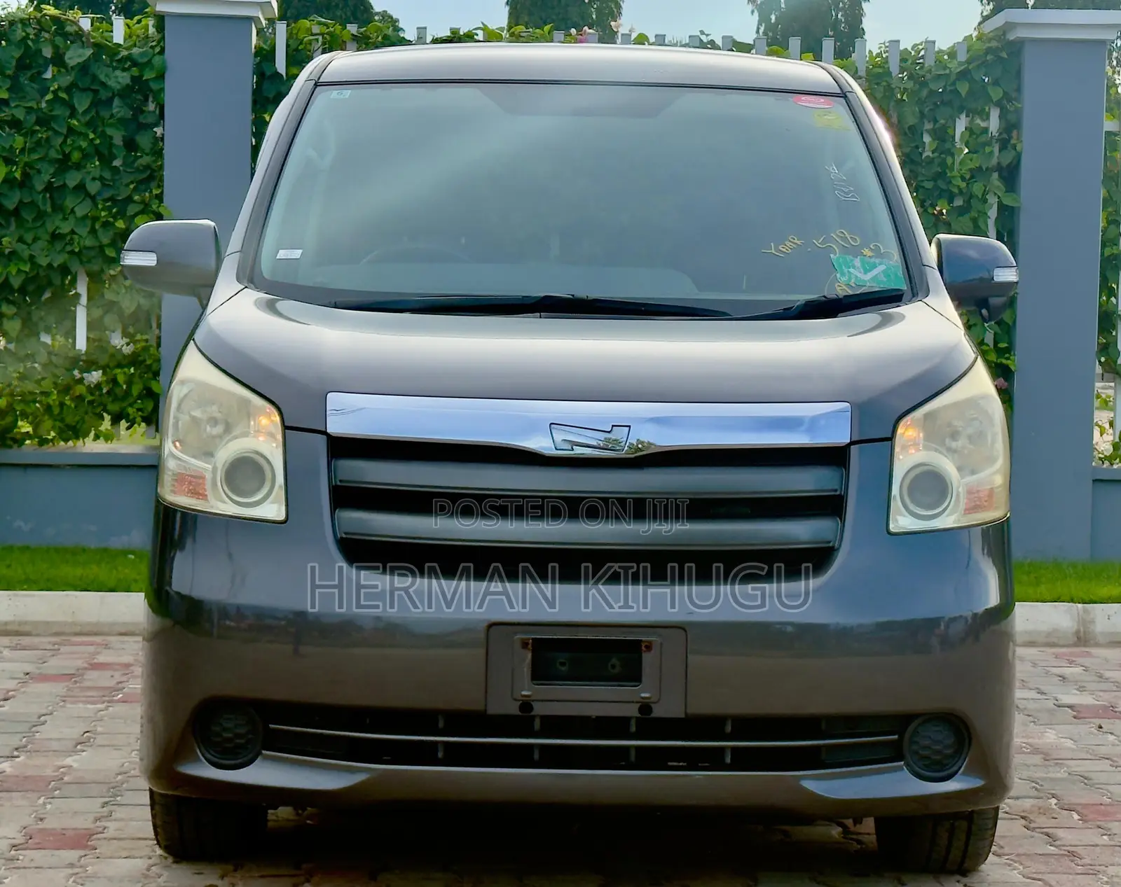 Toyota Noah 2008 Gray