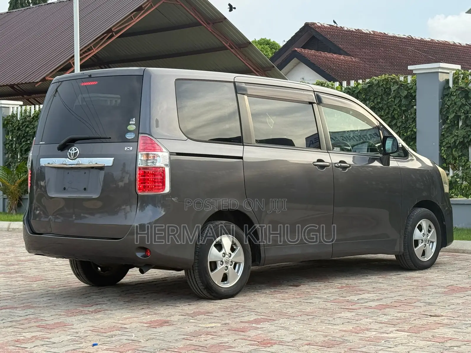 Toyota Noah 2008 Gray