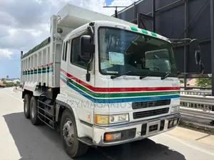 Mitsubishi Fuso 2000 White