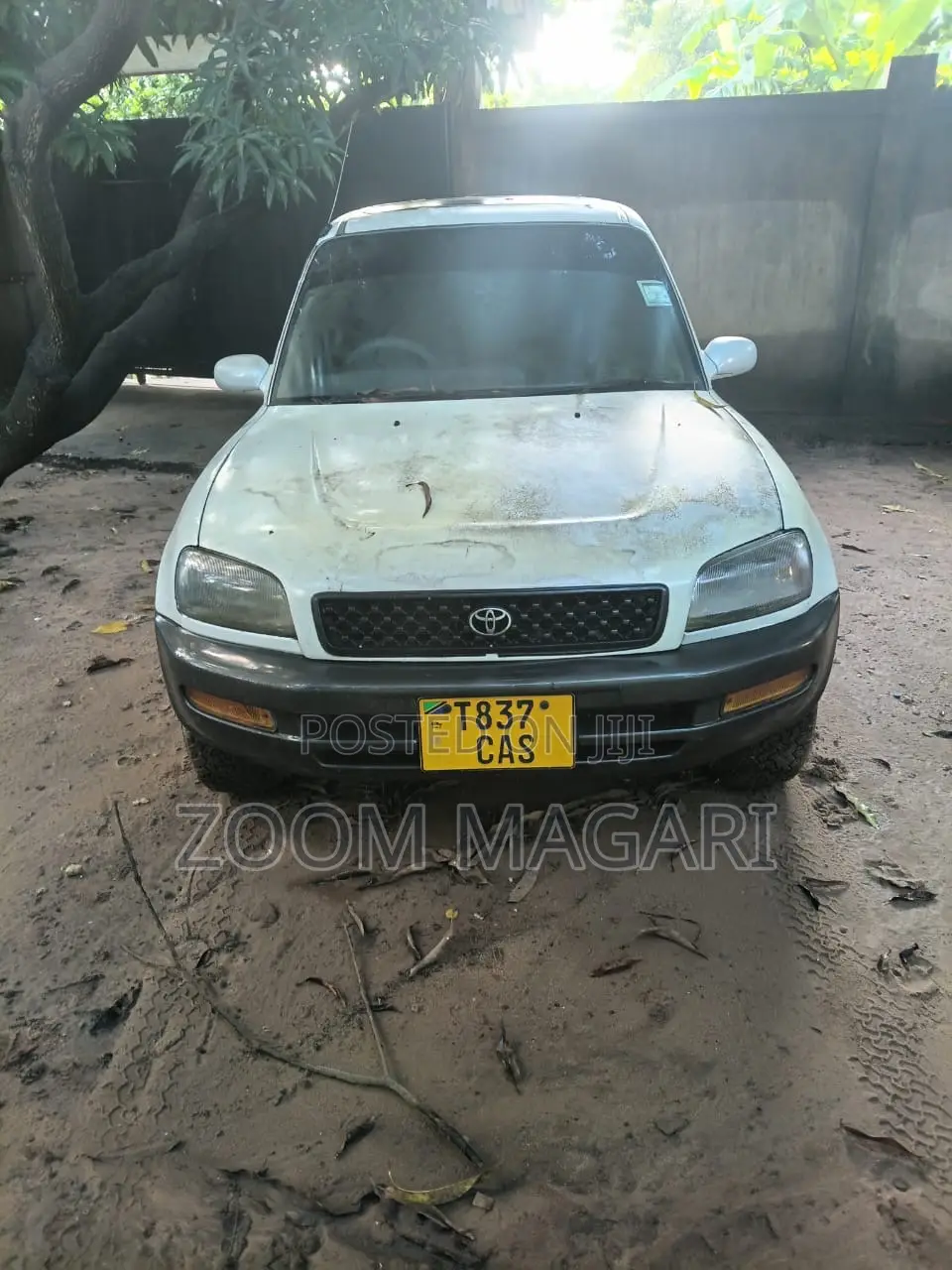 Toyota RAV4 1997 White