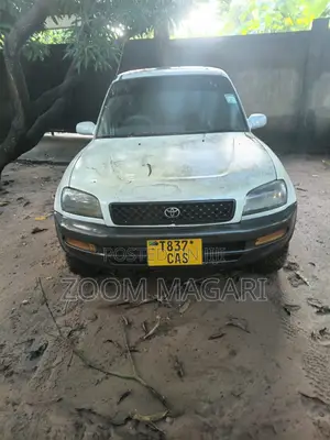 Toyota RAV4 1997 White