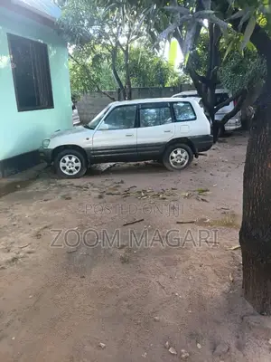 Toyota RAV4 1997 White