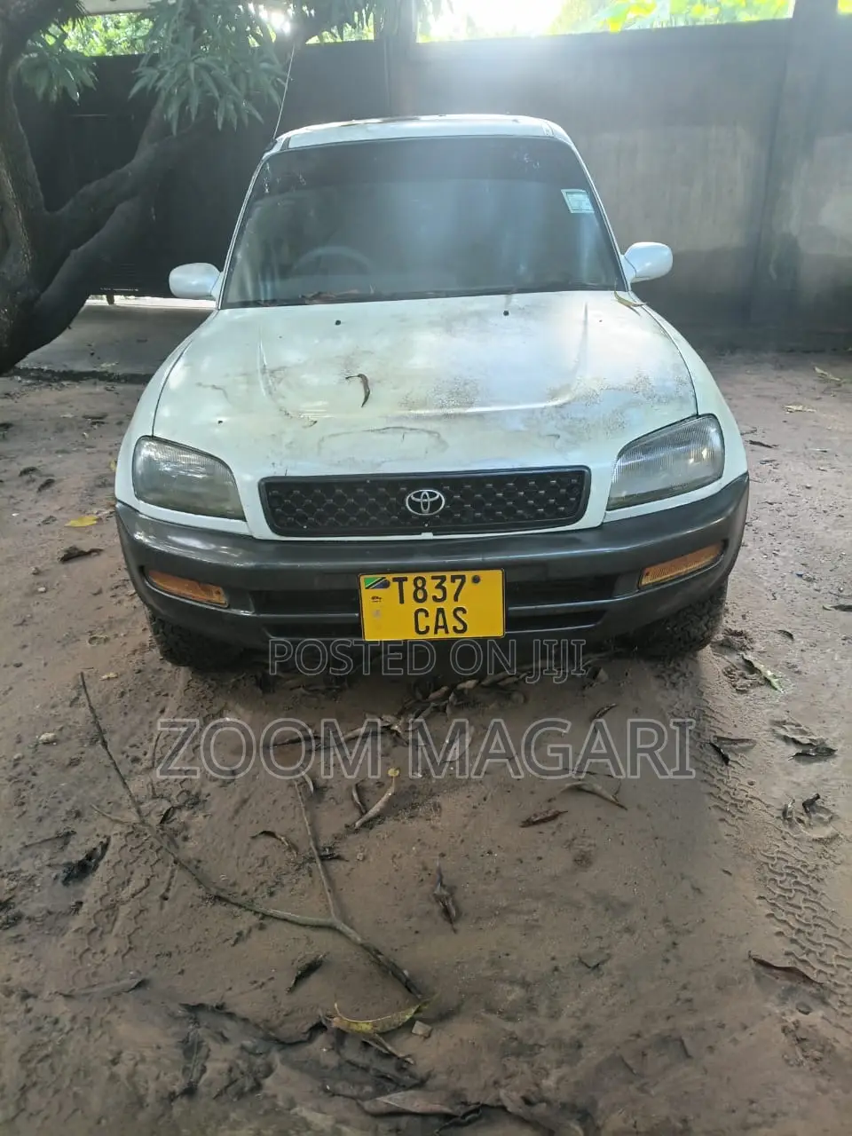 Toyota RAV4 1997 White