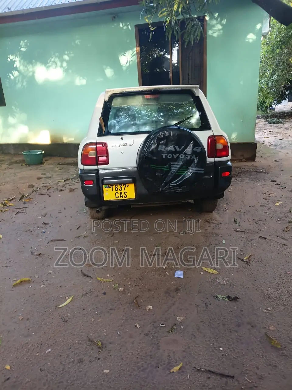 Toyota RAV4 1997 White