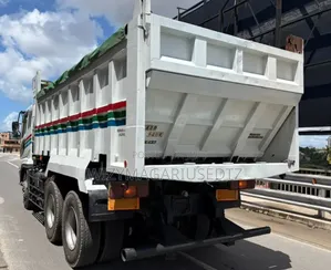 Mitsubishi Fuso 2000 White