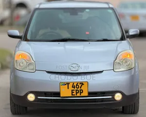 Mazda Verisa 2010 Silver