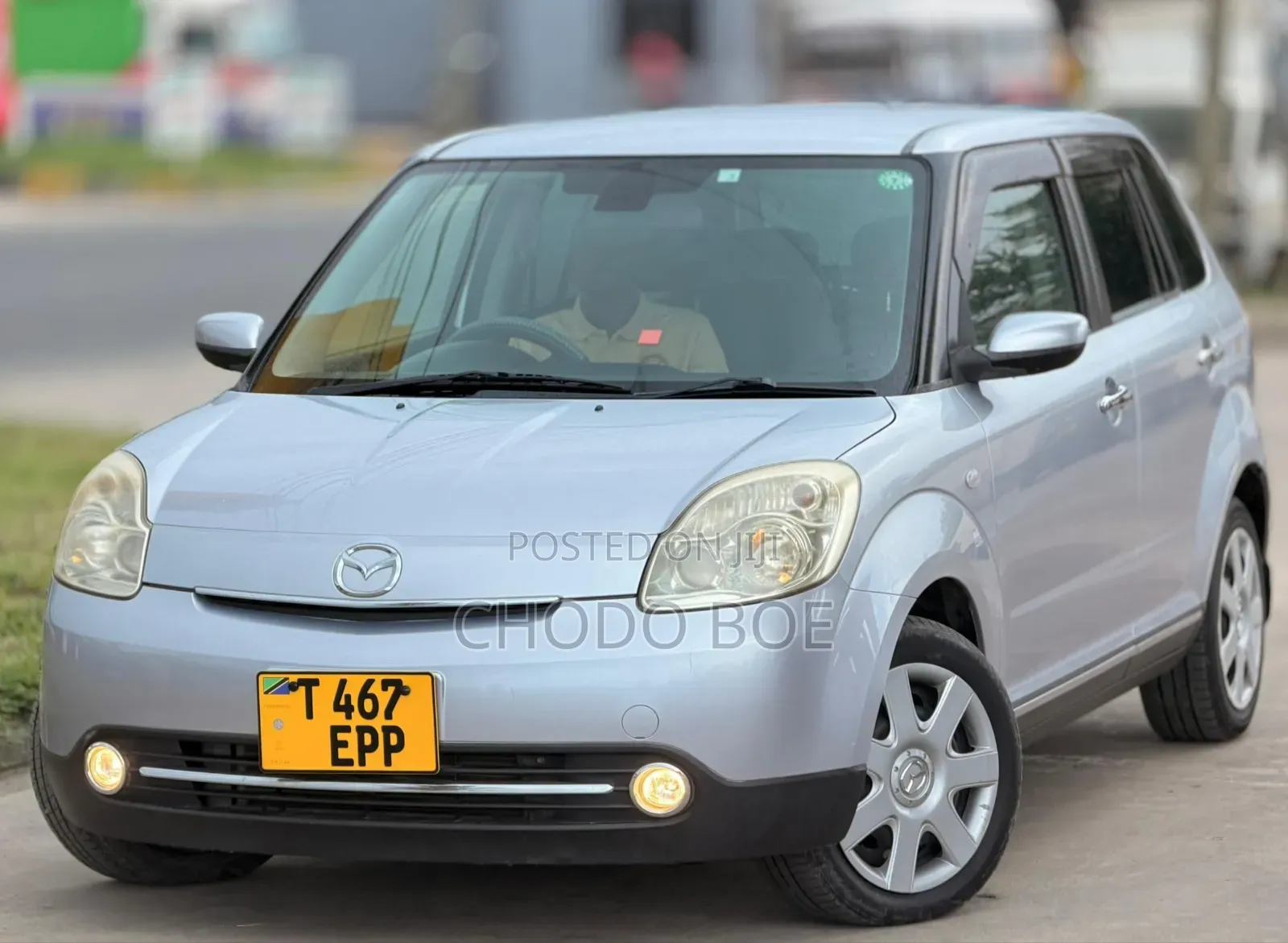 Mazda Verisa 2010 Silver