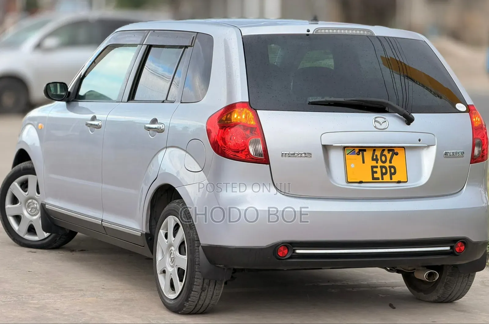 Mazda Verisa 2010 Silver