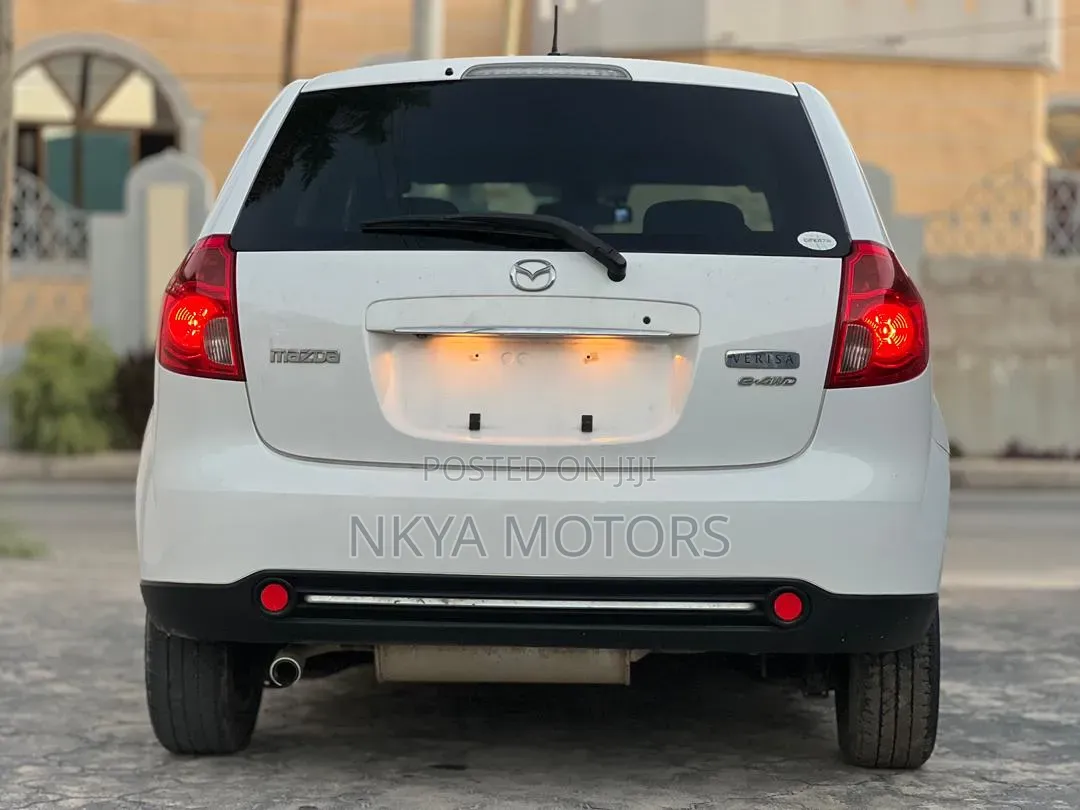 Mazda Verisa 2006 White