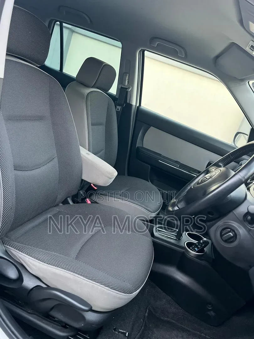 Mazda Verisa 2006 White