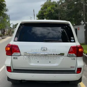 Toyota Land Cruiser 2014 White