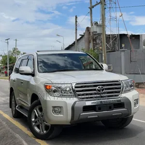 Toyota Land Cruiser 2014 White