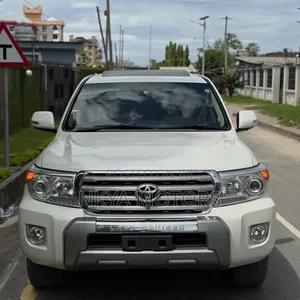 Toyota Land Cruiser 2014 White