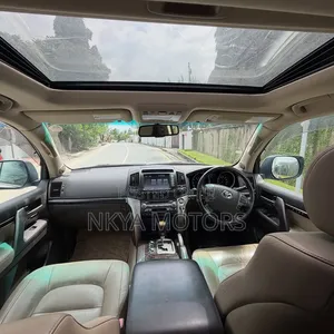 Toyota Land Cruiser 2014 White