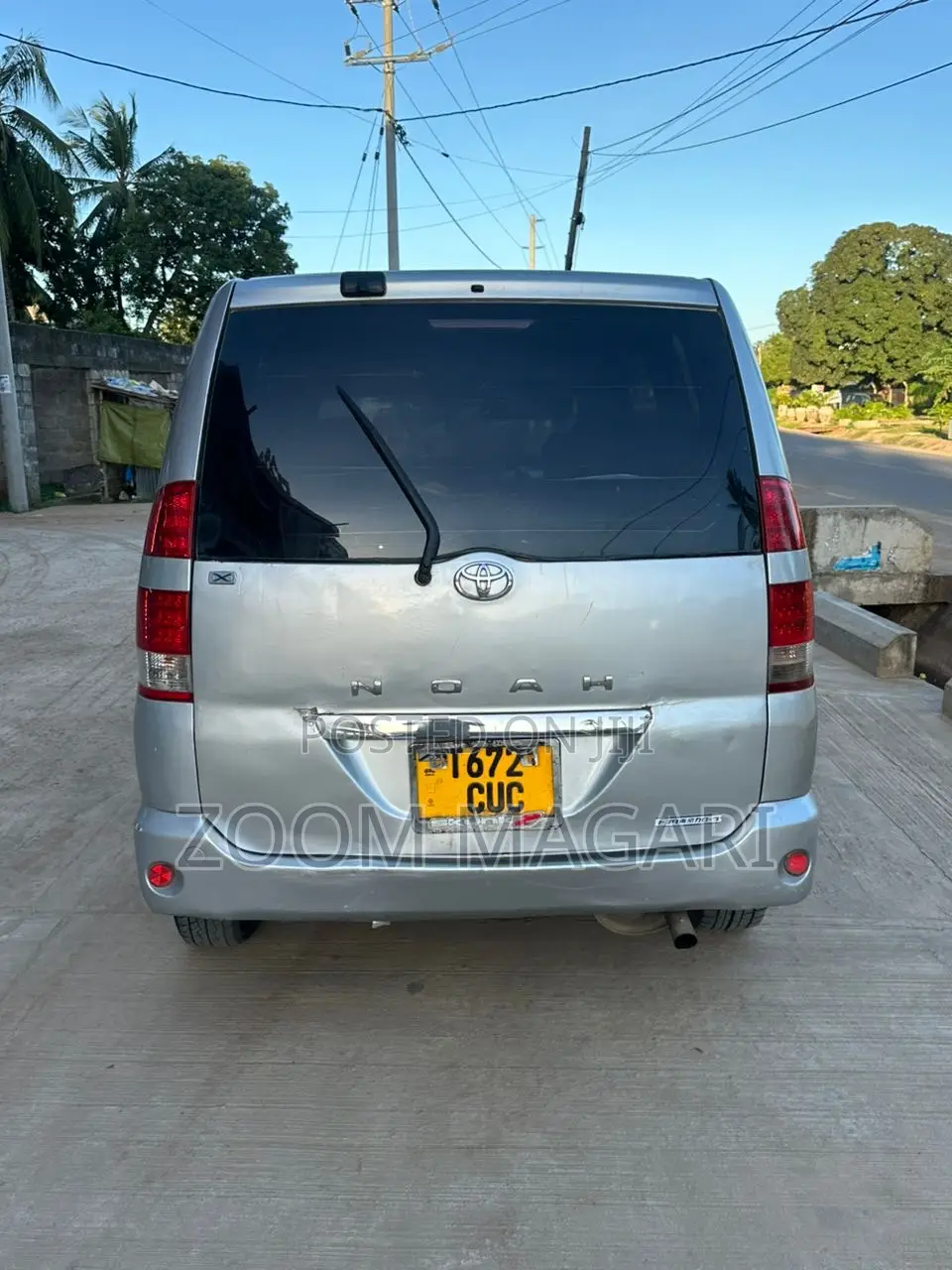 Toyota Noah 2005 Silver