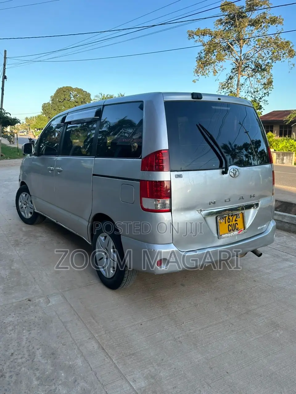 Toyota Noah 2005 Silver