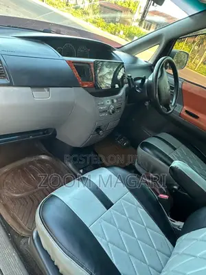 Toyota Noah 2005 Silver