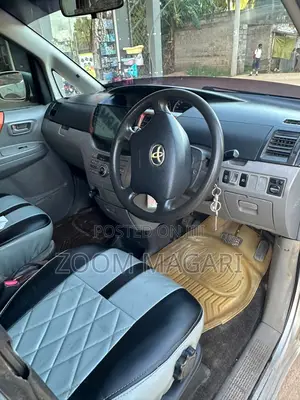 Toyota Noah 2005 Silver