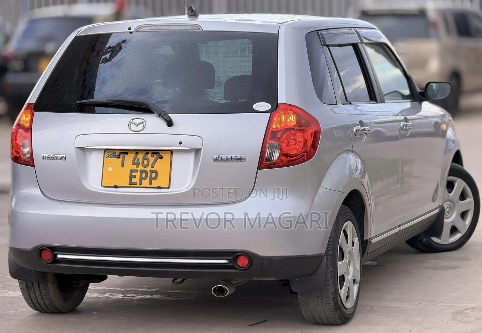 Mazda Verisa 2010 Silver