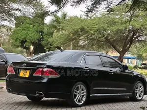 Toyota Crown 2019 Black
