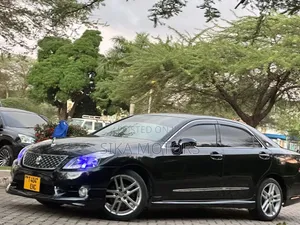 Toyota Crown 2019 Black