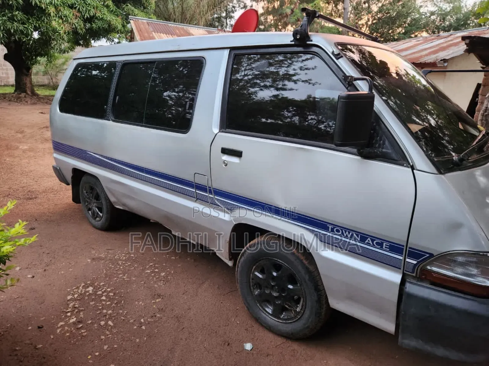 Toyota HiAce 1998 Silver