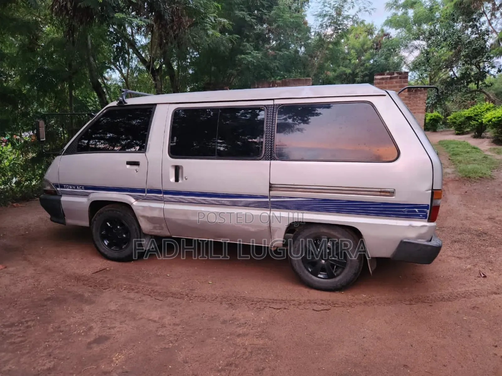 Toyota HiAce 1998 Silver