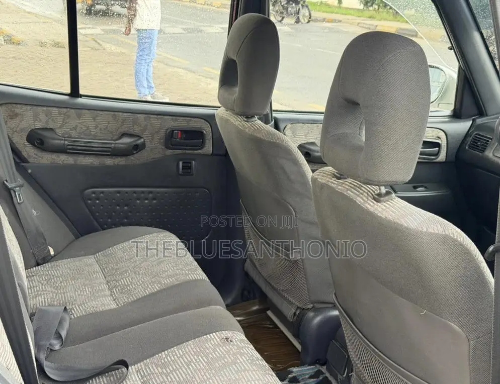 Toyota RAV4 1999 White