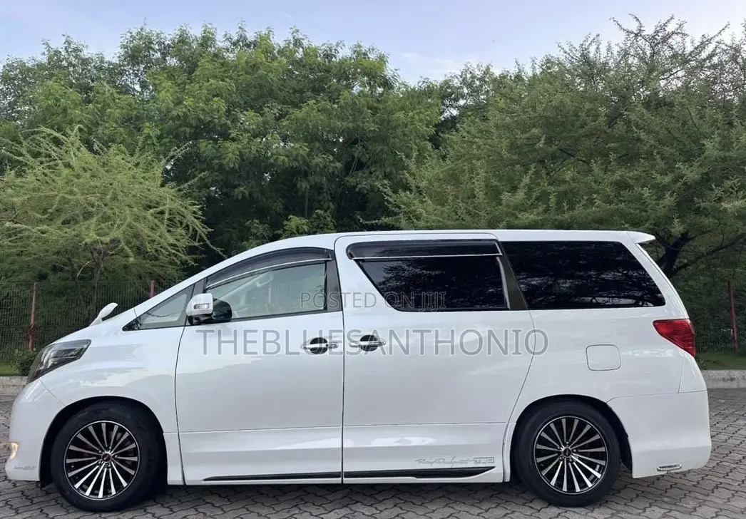 Toyota Alphard 2009 White