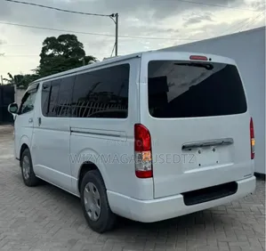 Toyota HiAce 2010 White