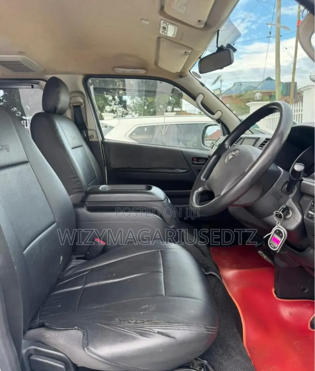 Toyota HiAce 2010 White