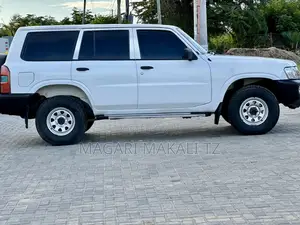 Nissan Patrol 4.8 GL 2006 White