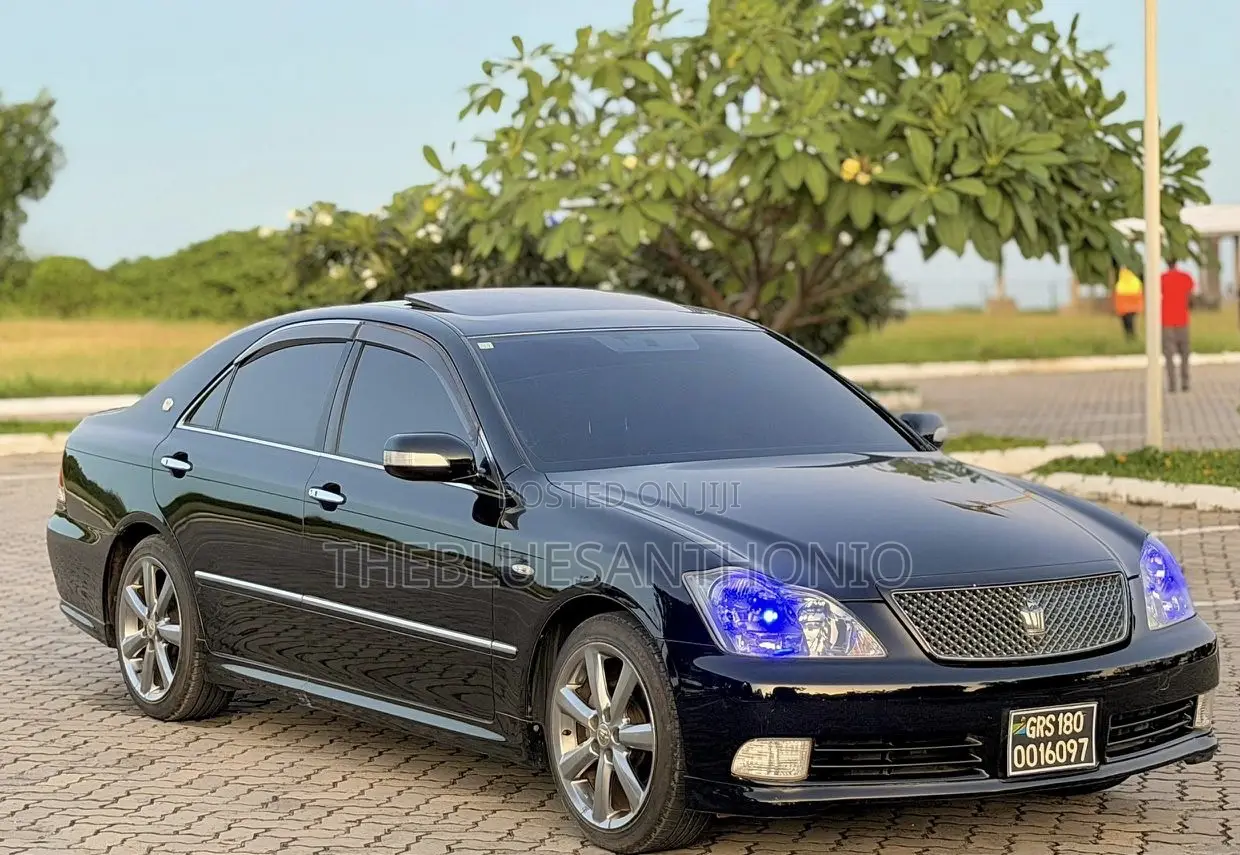 Toyota Crown 2006 Black
