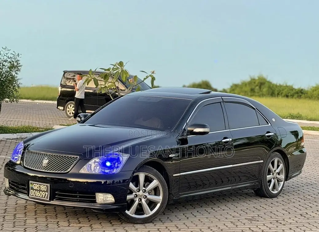 Toyota Crown 2006 Black