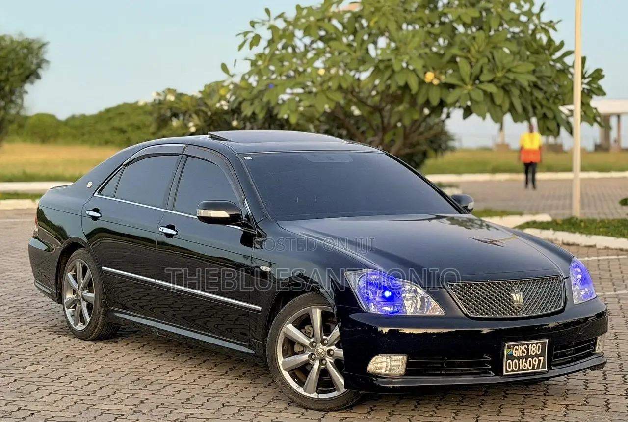 Toyota Crown 2006 Black