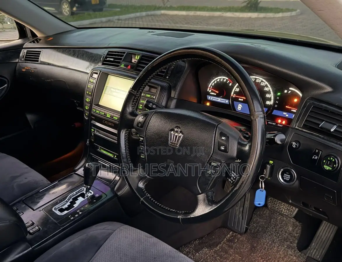 Toyota Crown 2006 Black