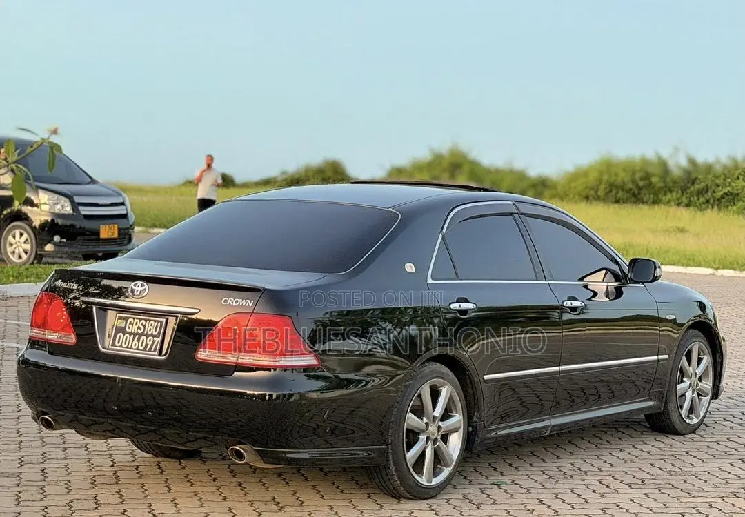 Toyota Crown 2006 Black