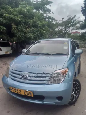 Toyota IST 2003 Blue