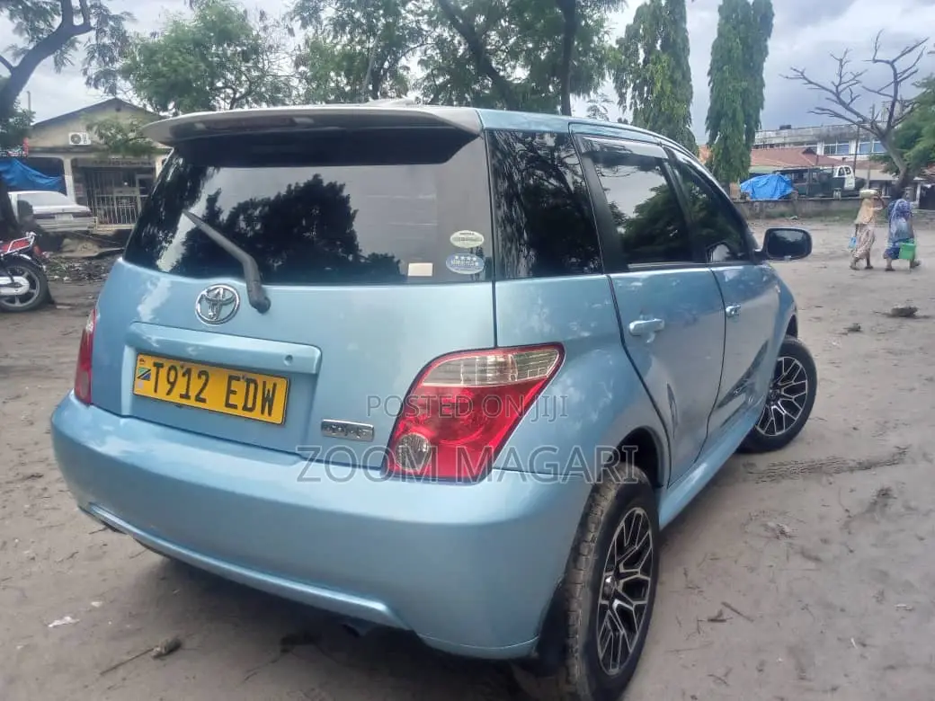 Toyota IST 2003 Blue