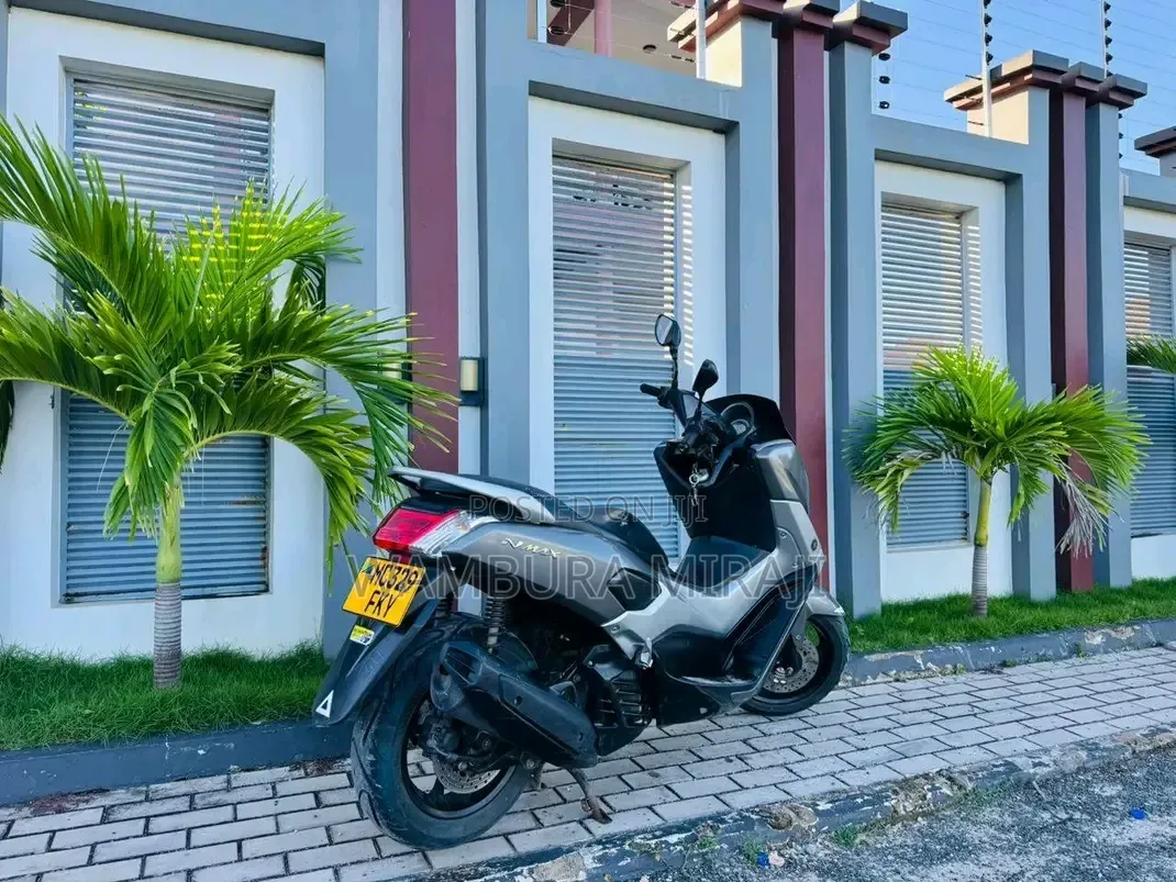 New Honda CB 2025 Gray