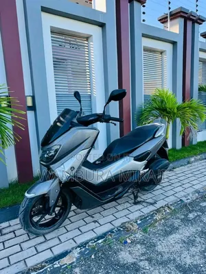 New Honda CB 2025 Gray