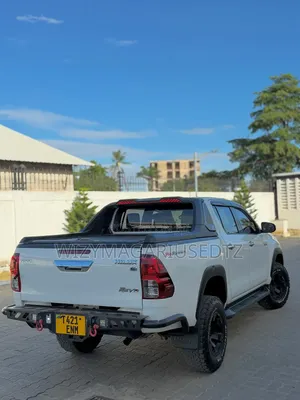 Toyota Hilux 2018 White